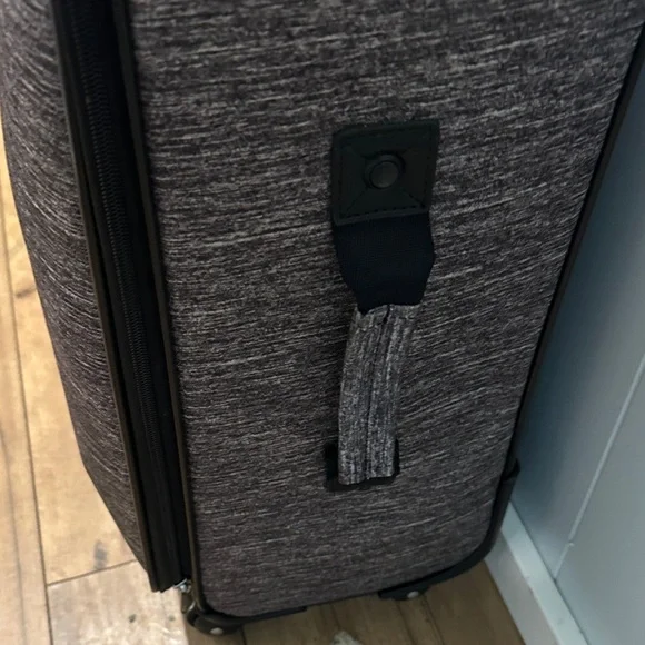 Victoria's Secret Travel Bag in Gray and White - Picture 4 of 5